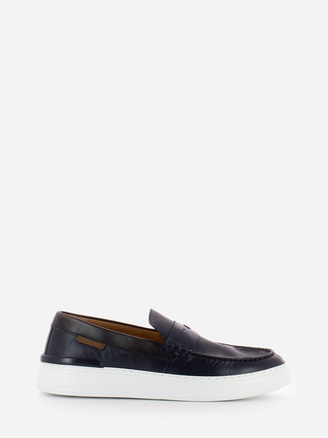 Carson Navy Sneakers