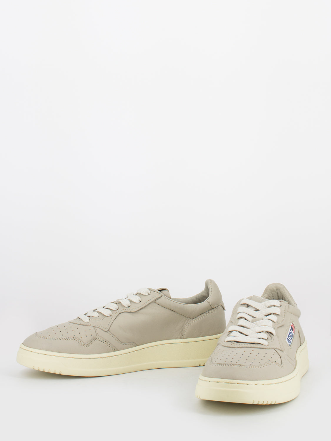 01 low goat / goat grigie