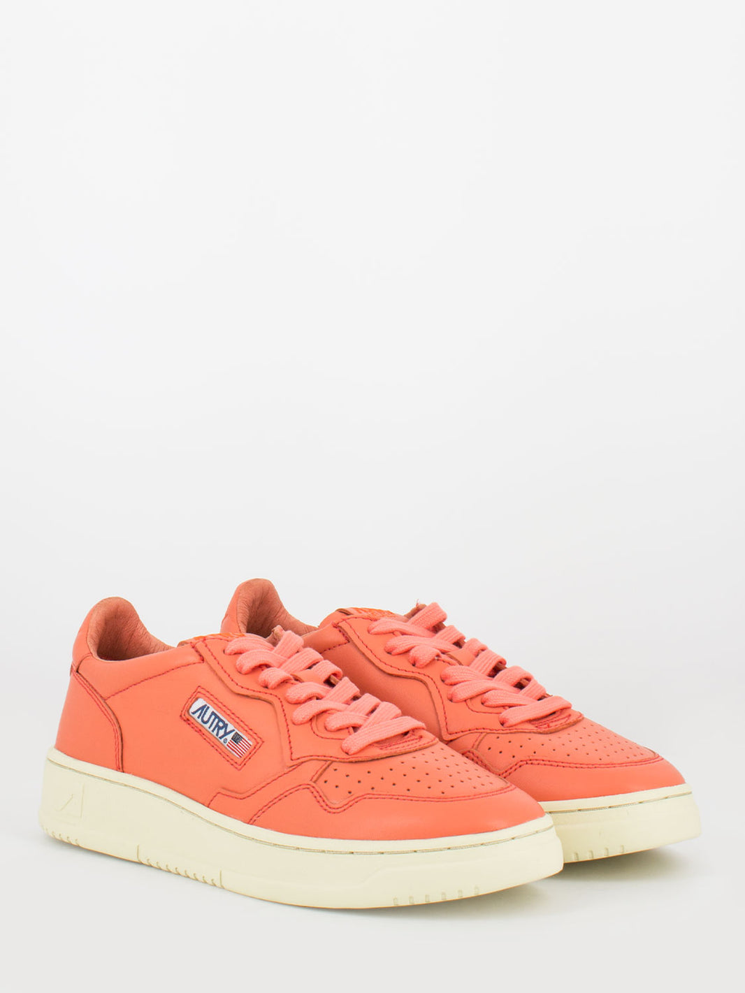 01 low goat / goat living coral