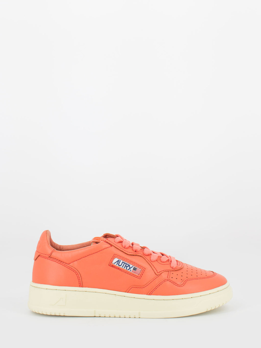 01 low goat / goat living coral
