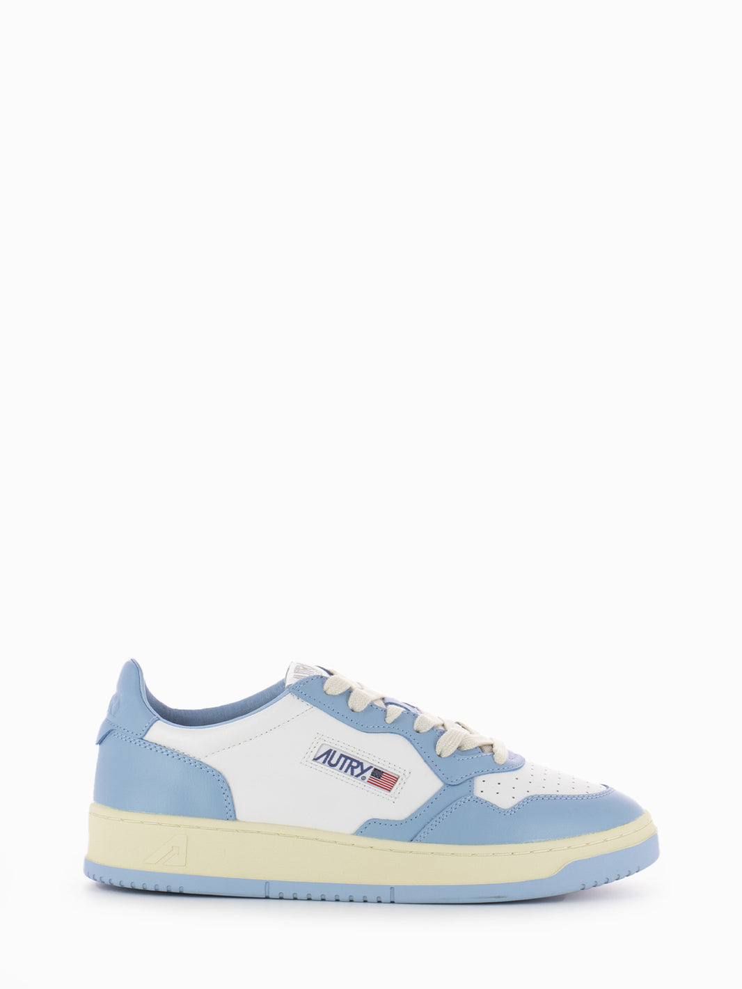 01 Low man in pelle white / sea