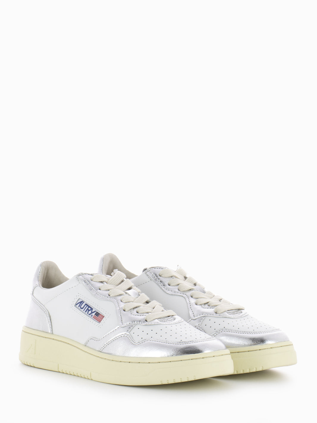 01 Low woman in pelle argento