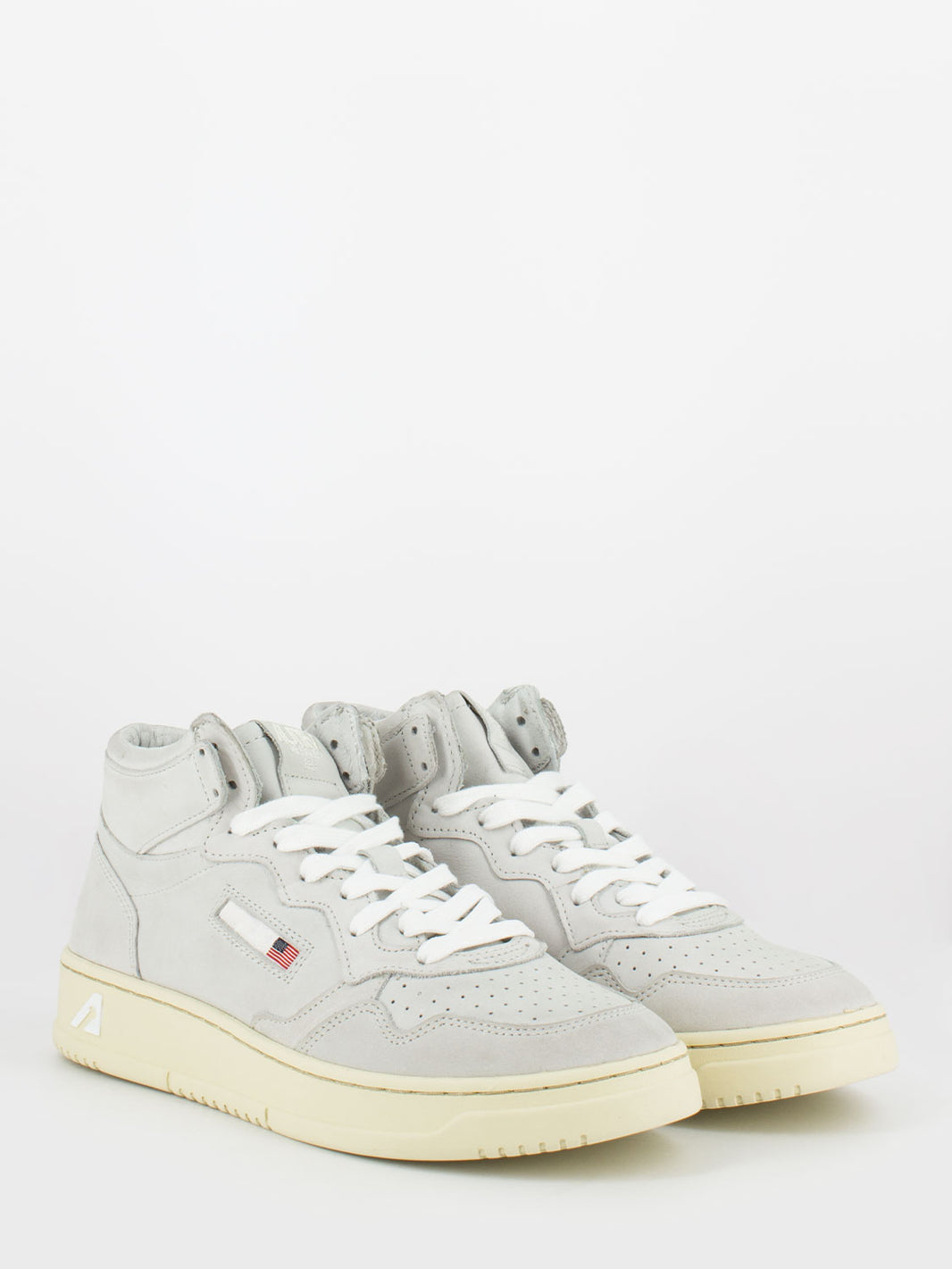 01 Mid in nabuk bianco