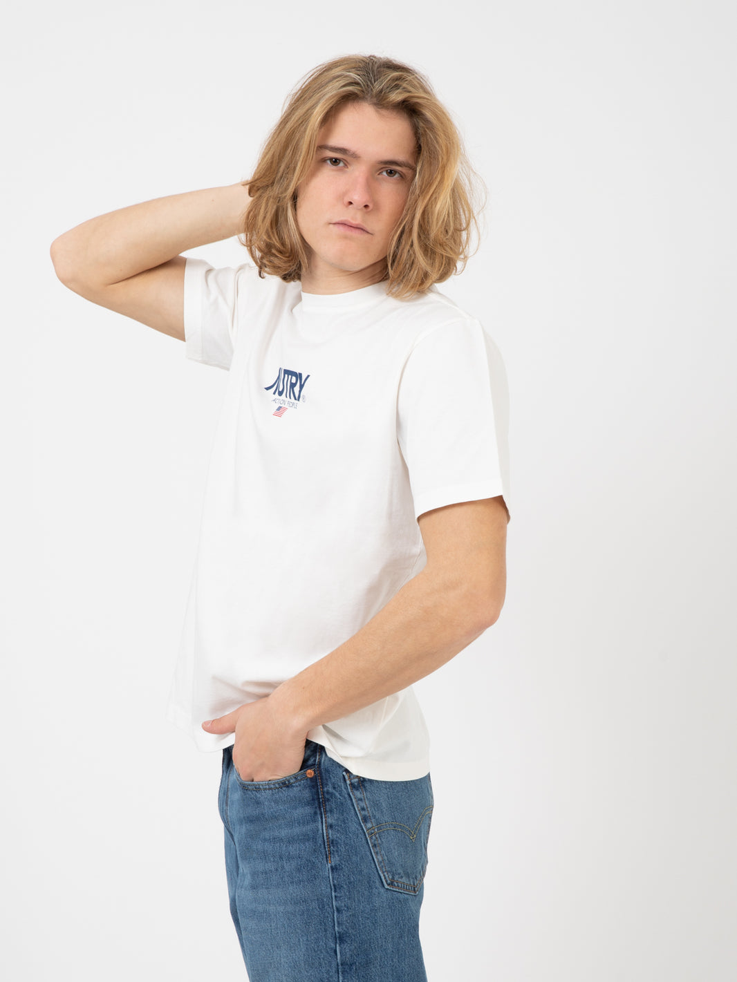 Iconic man action white t-shirt