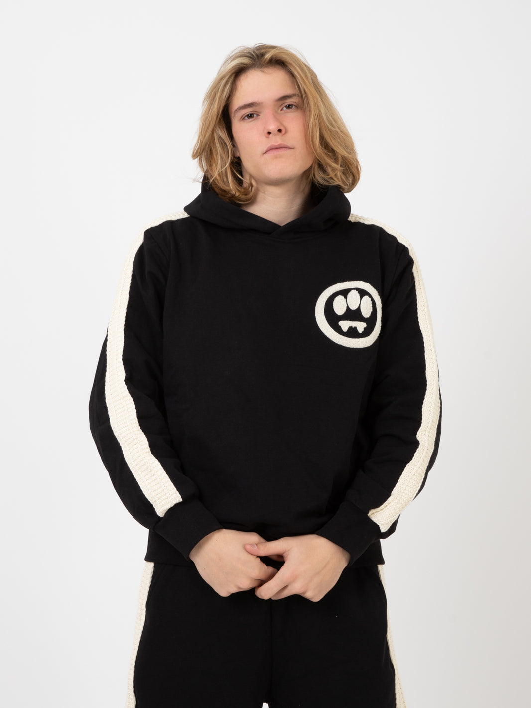 Felpa hoodie con bande in maglia nera