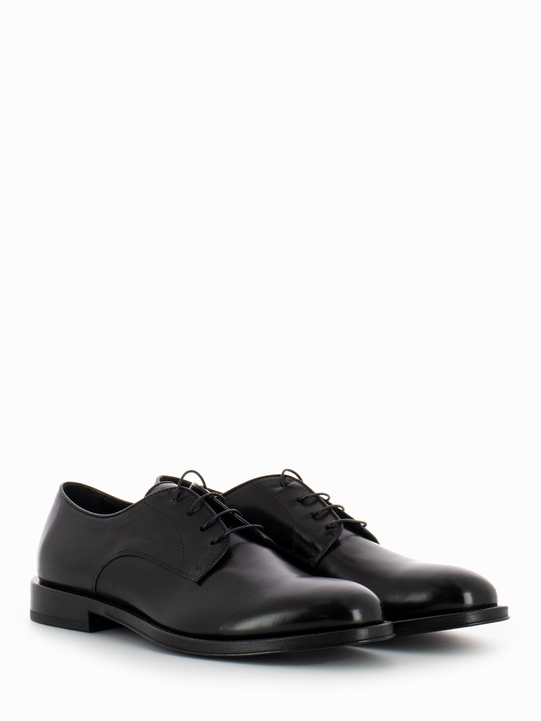 Black crystal elegant shoe
