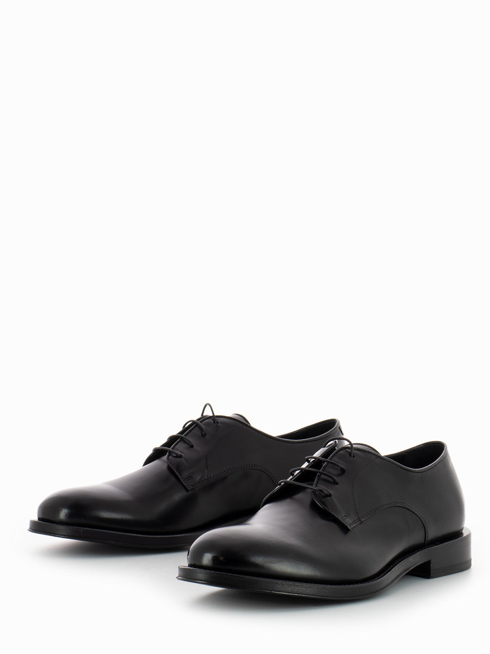 Black crystal elegant shoe