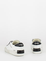 CRIME - Distressed white / black