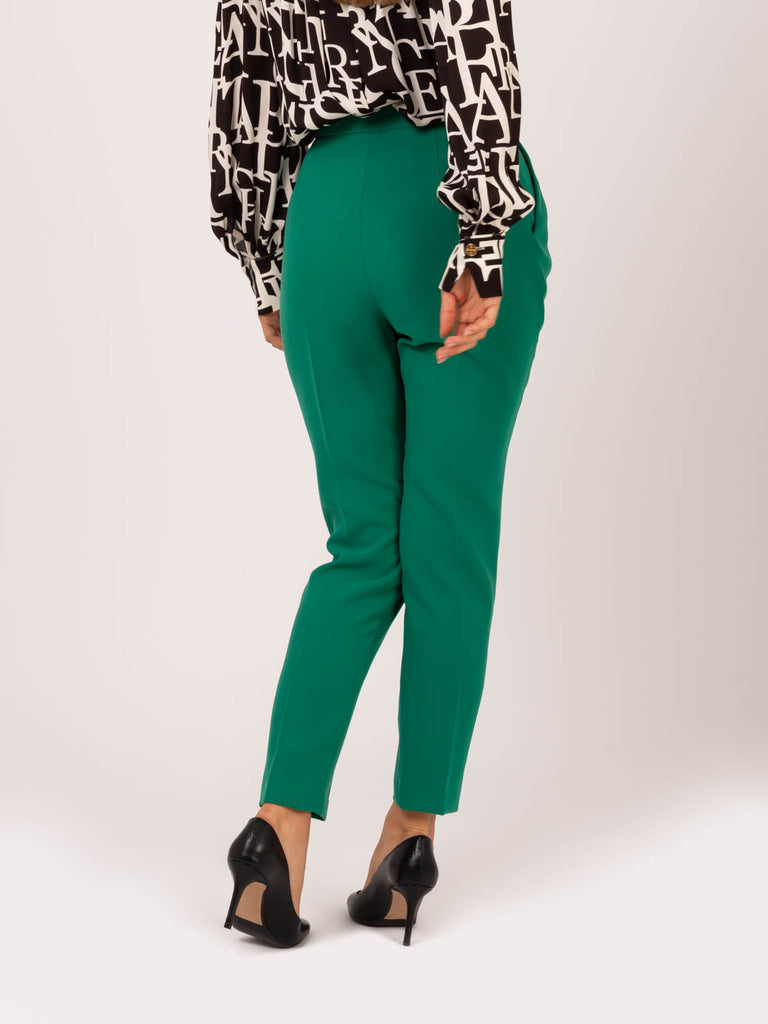 ELISABETTA FRANCHI - Pantalone smeraldo con pinces e accessorio morsetto