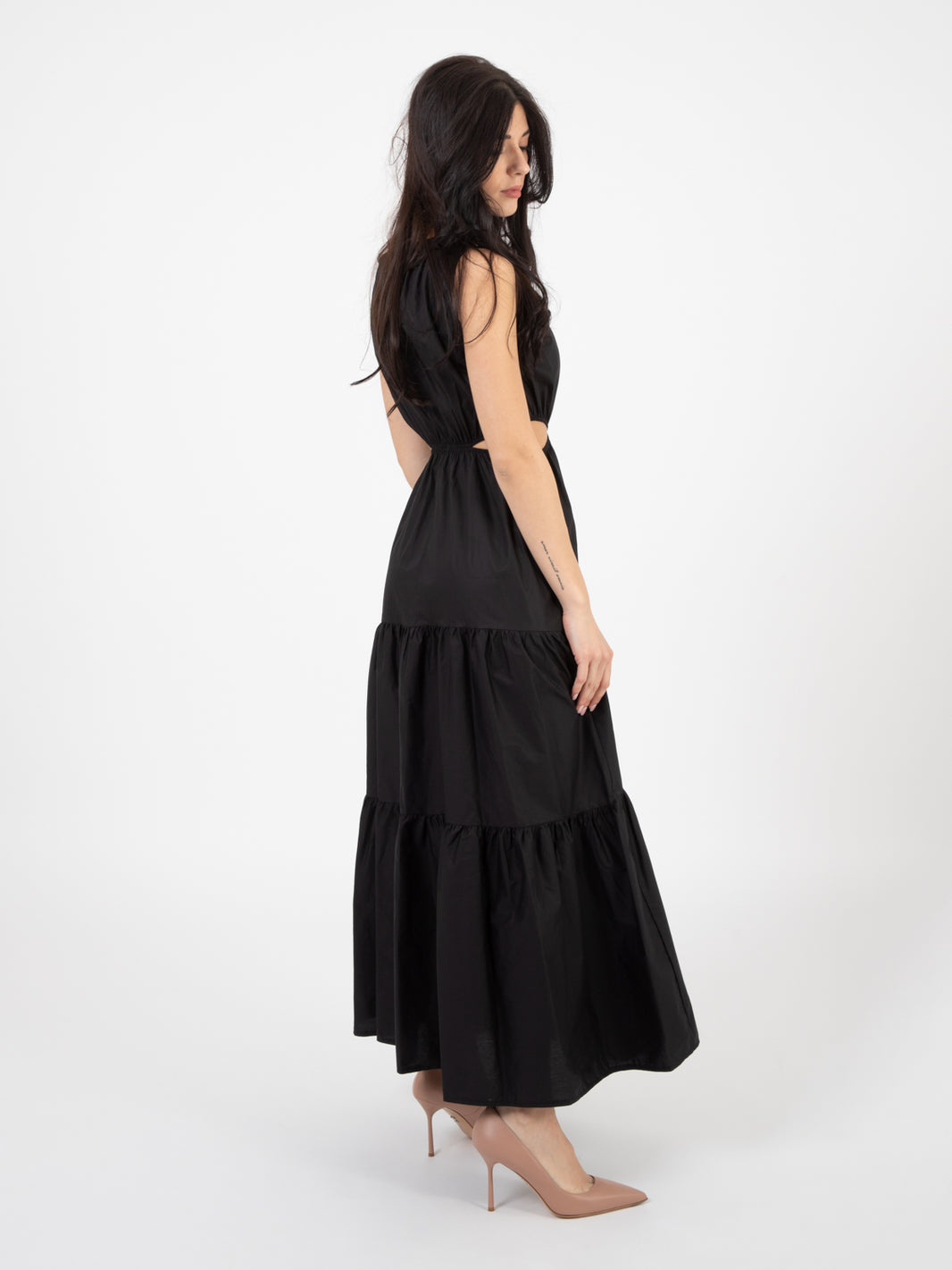Abito midi cut-out con balze nero