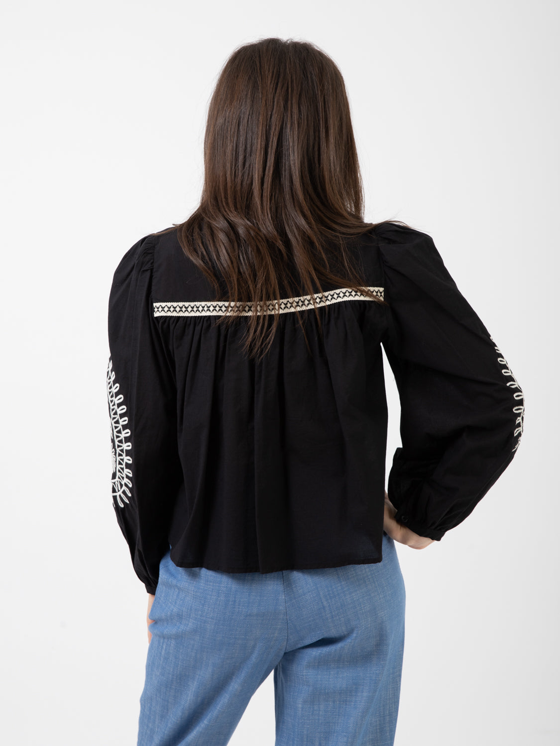 Camicia dettaglio ricamo nera
