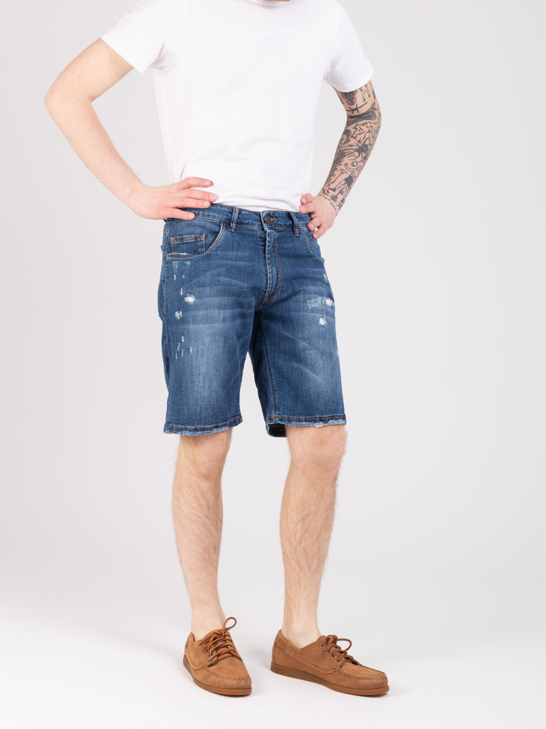Bermuda Cayman medium dark denim with rips
