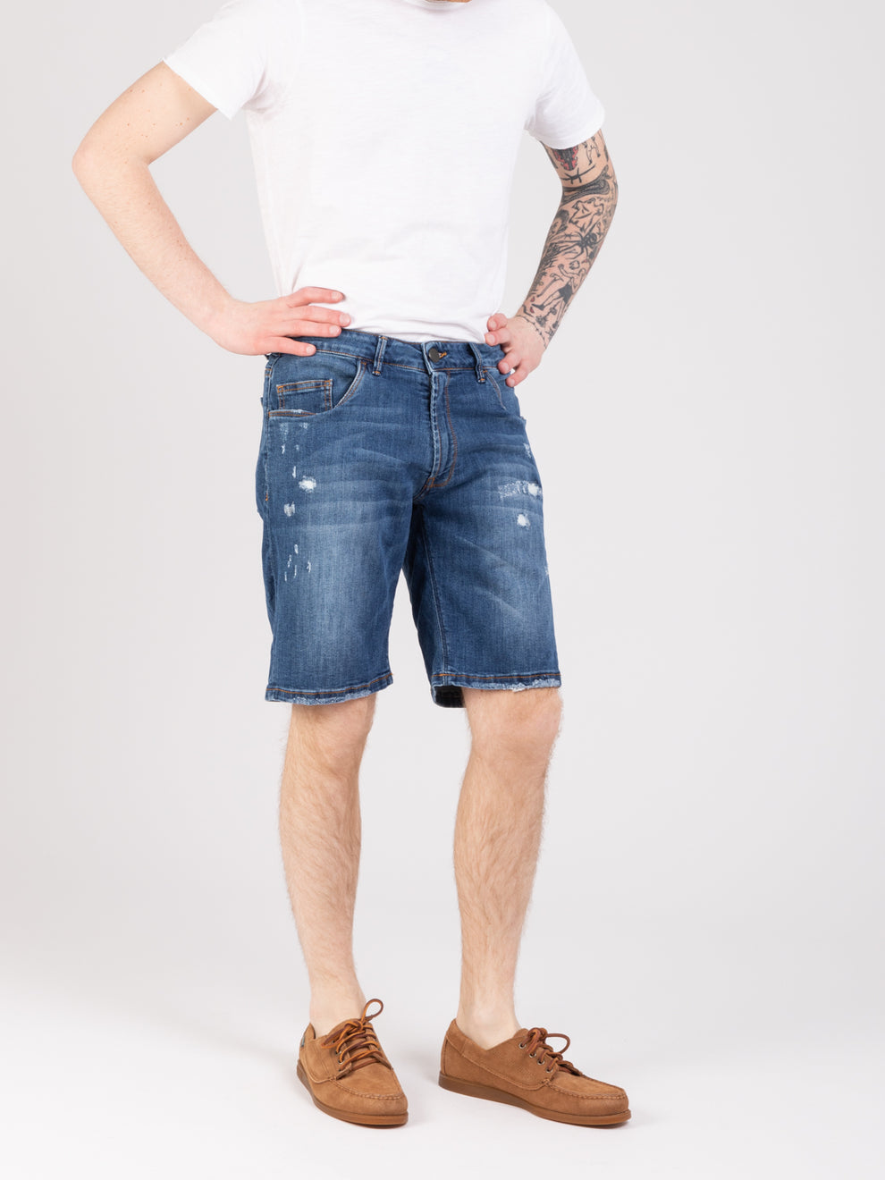 Bermuda Cayman medium dark denim with rips