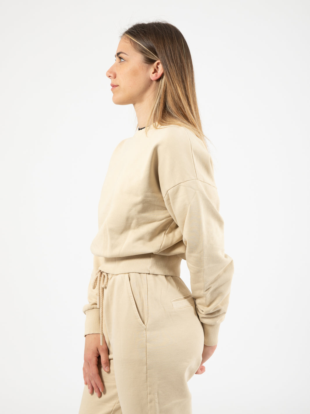 Basic Crewneck Cream Sweatshirt