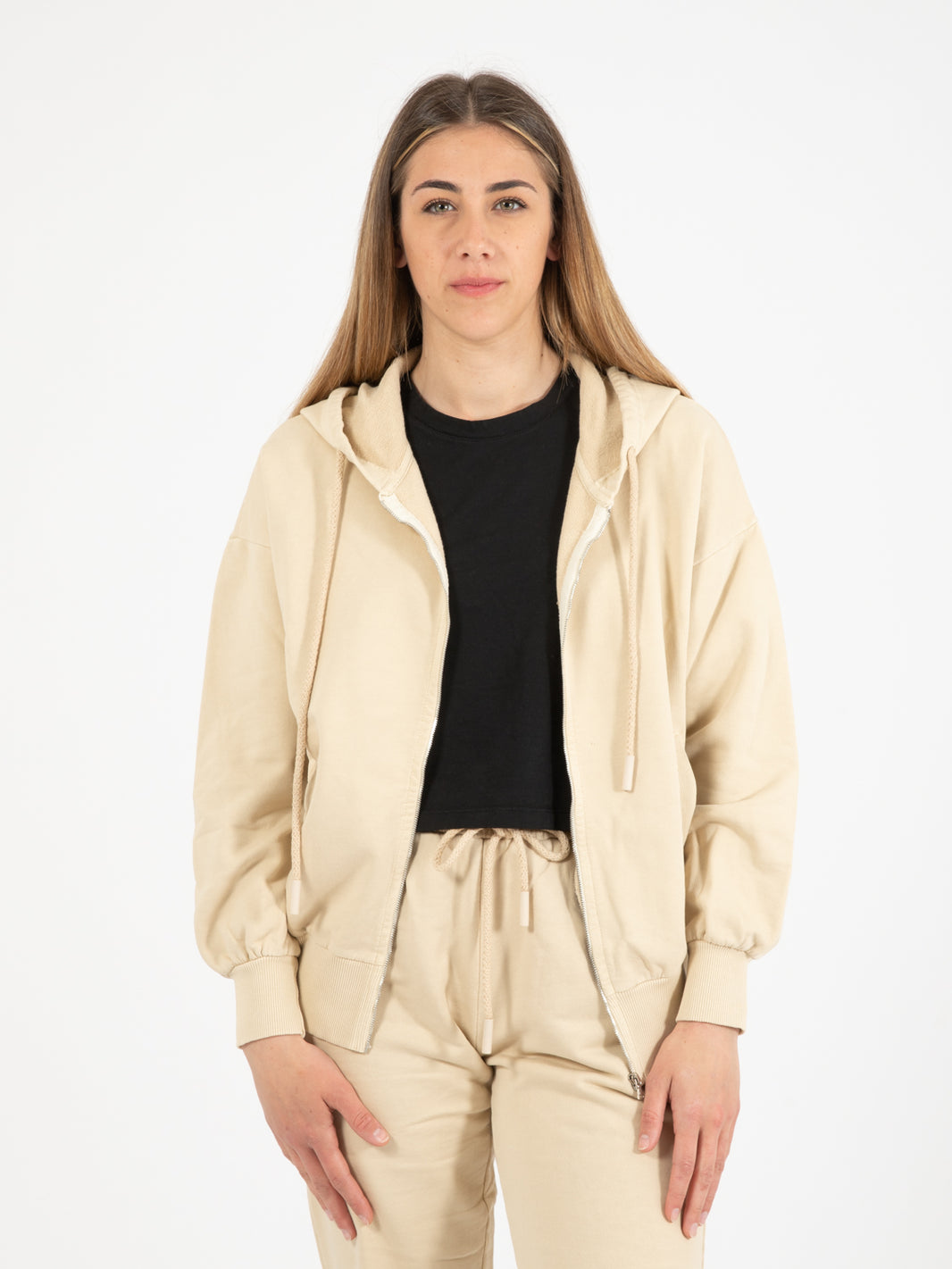 Basic zip cream sweatshirt