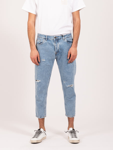 Jeans 8113 cropped denim medio chiaro con strappi