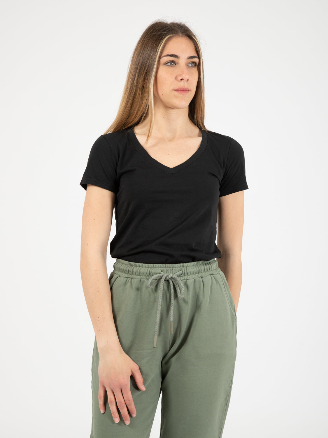 Basic V black shirt
