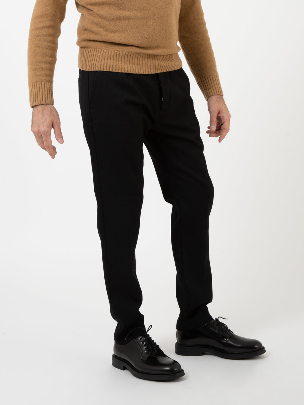 Pantalone nero in lana cover