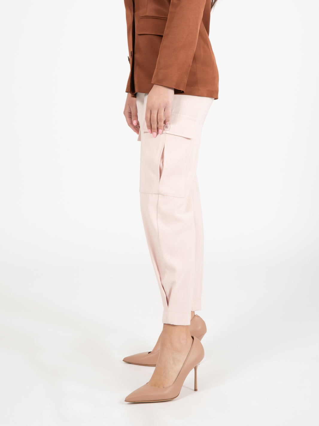 Pantaloni cargo con tasche rosa