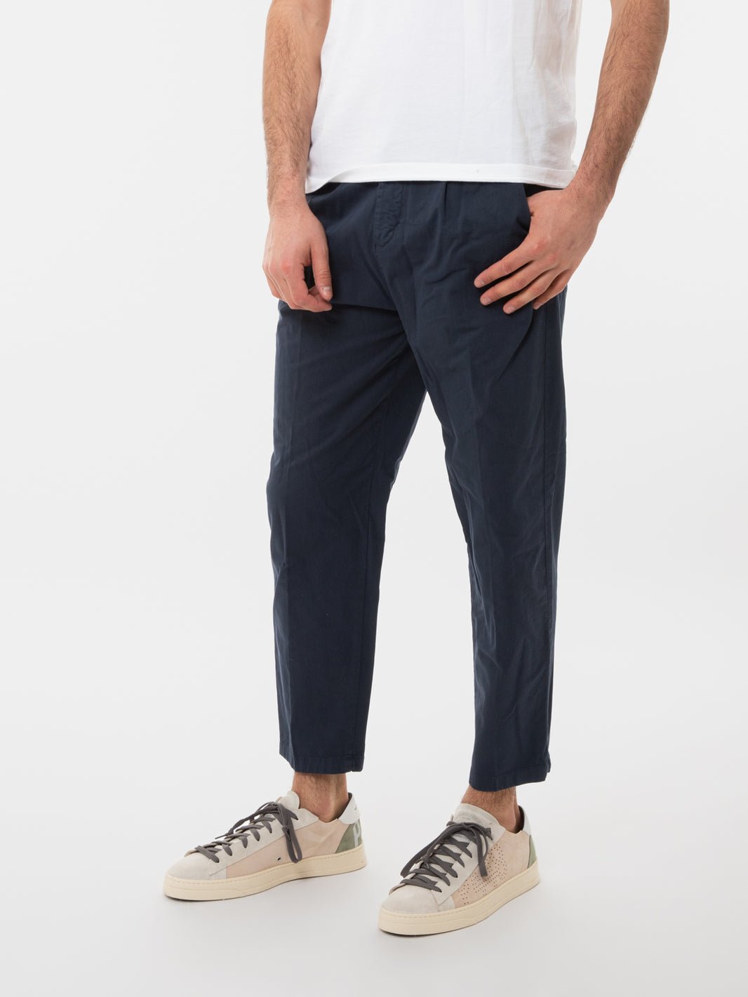 Pantaloni con pince navy