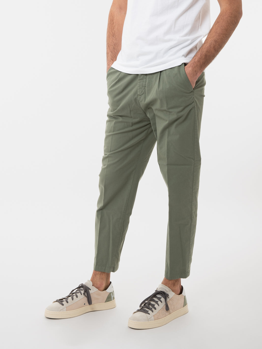 Pantaloni con pince salvia
