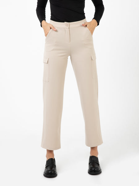 Pantaloni crema con tasche cargo