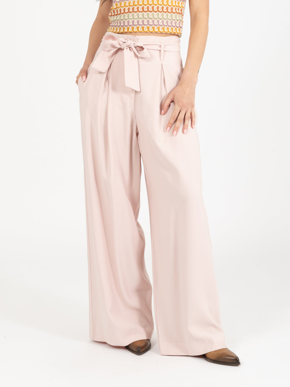 Palazzo pants with pink belt
