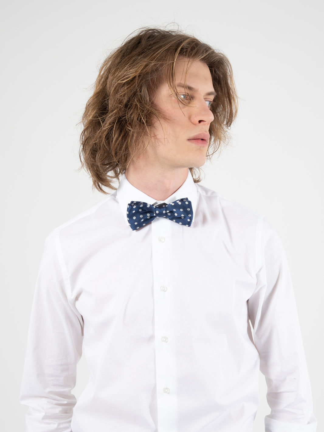 Blue/white polka dot bow tie