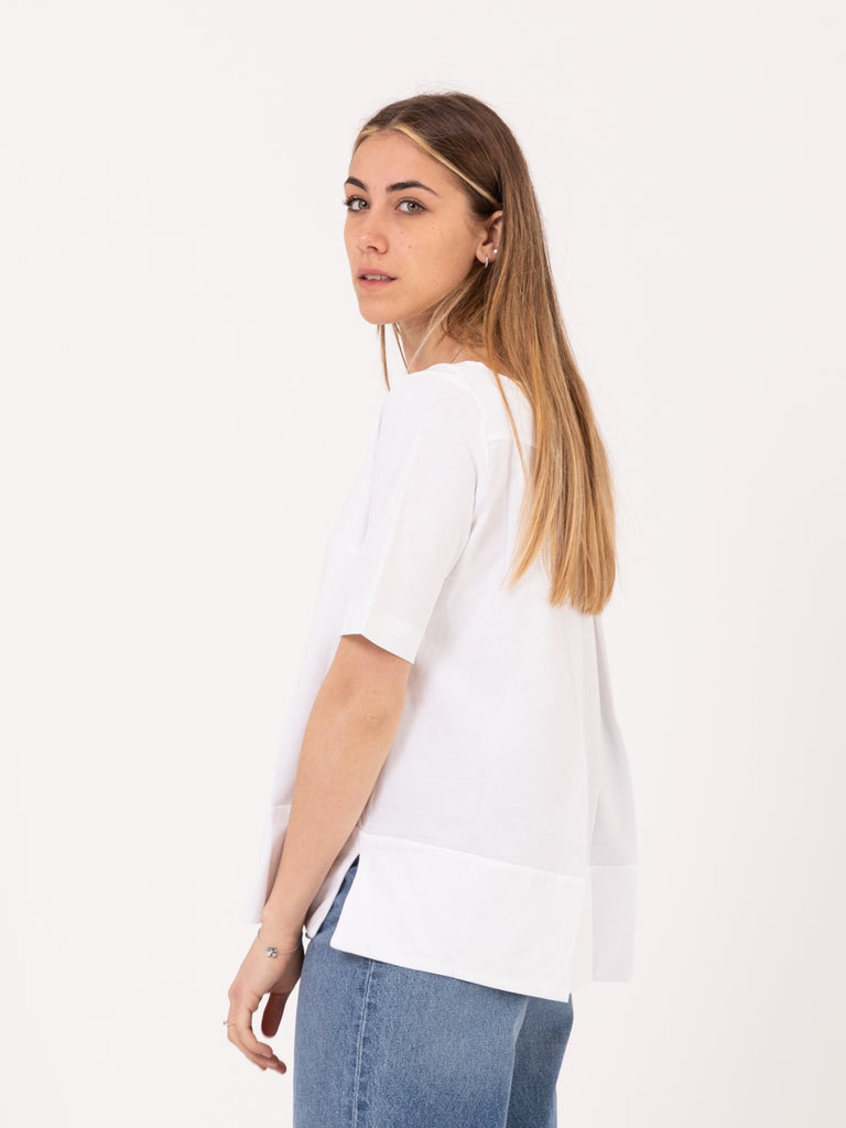 STIMM - T-shirt bianca con scollo a barchetta