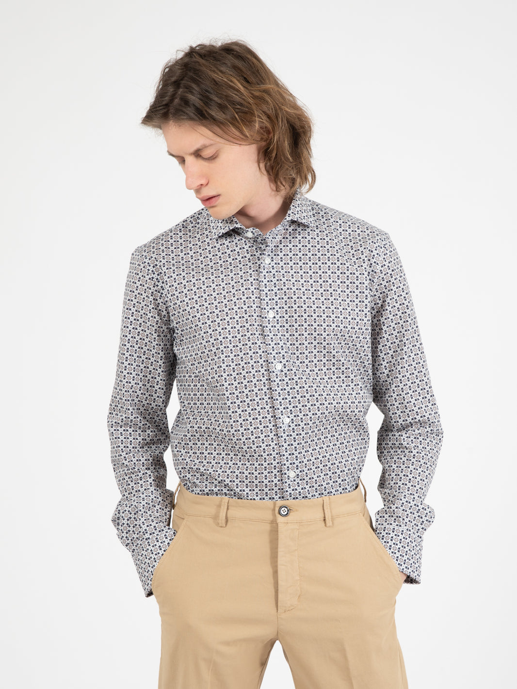 Camicia a fiori blu / moro