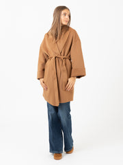 VICOLO - Cappotto corto cammello con cintura